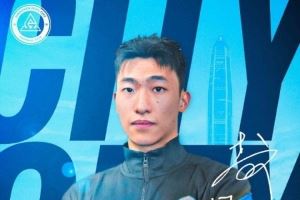 记者：李宁将身穿新鹏城17号球衣，并随队前往成都客场